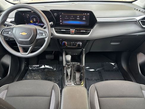 Used 2025 Chevrolet TrailBlazer LT w/ Driver Confidence Package image 29