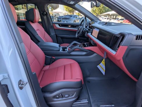 New 2026 Porsche Cayenne Coupe image 25