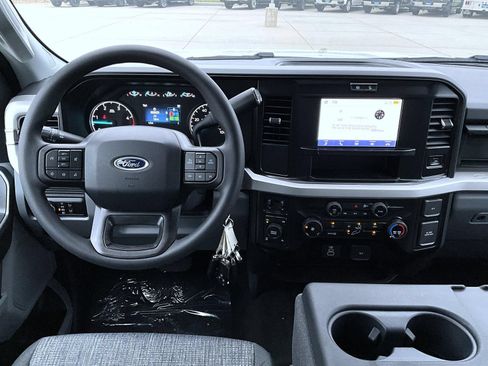 New 2026 Ford F250 XLT w/ FX4 Off-Road Package AWD/4WD image 11