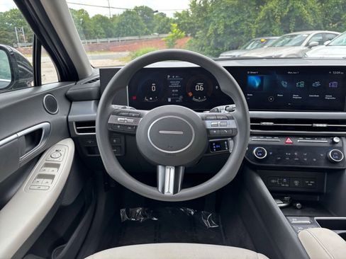 Used 2025 Hyundai Sonata SEL FWD image 34