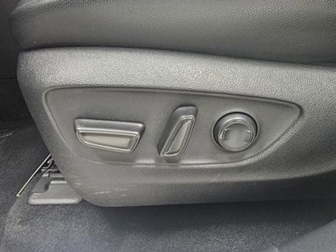 Used 2024 Toyota Highlander XLE image 28