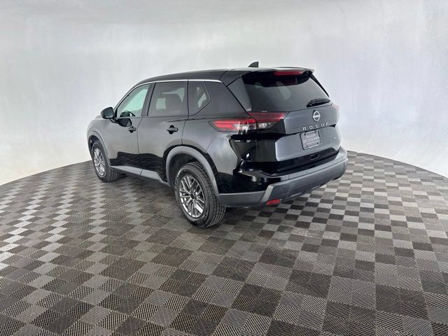 Used 2024 Nissan Rogue S AWD/4WD image 7