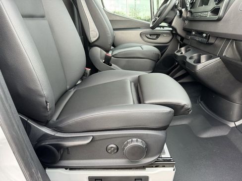 Used 2024 Mercedes-Benz Sprinter 3500 image 16