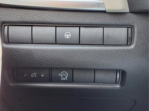 Certified 2023 Nissan Rogue SV image 24