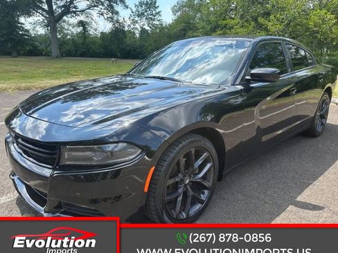 Used 2020 Dodge Charger SXT image 1