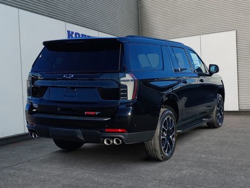 New 2026 Chevrolet Suburban RST w/ Comfort Package AWD/4WD image 5