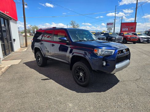 Used 2018 Toyota 4Runner TRD Off-Road Premium AWD/4WD image 3