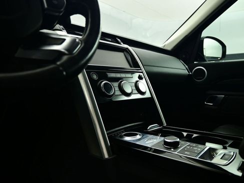 Used 2017 Land Rover Discovery HSE image 21