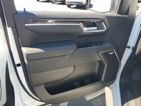 New 2026 GMC Sierra 1500 Elevation image 13