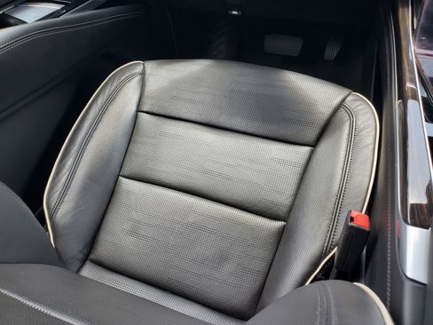 Used 2025 Cadillac Escalade Premium Luxury image 16