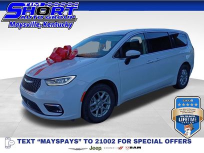 Used 2023 Chrysler Pacifica Touring-L