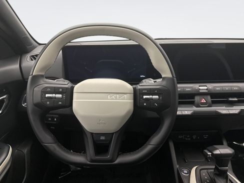 Used 2025 Kia K4 GT-Line w/ GT-Line Premium Package FWD image 12