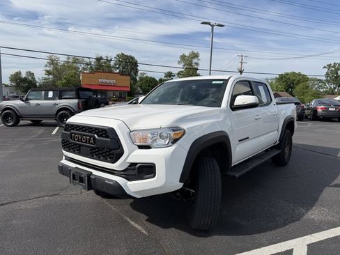 Used 2023 Toyota Tacoma 4x4 Double Cab w/ Trail Edition image 2