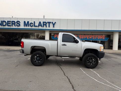 Used 2011 Chevrolet Silverado 1500 W/T image 3