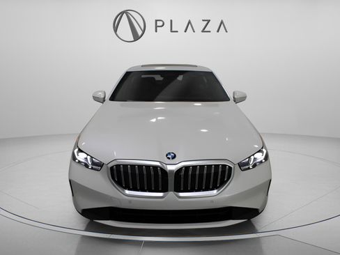 Certified 2025 BMW 530i xDrive w/ Premium Package image 7