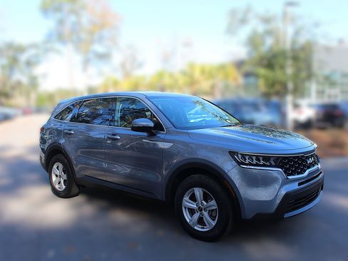 Used 2023 Kia Sorento LX image 13