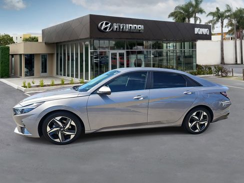 Used 2022 Hyundai Elantra Limited FWD image 6