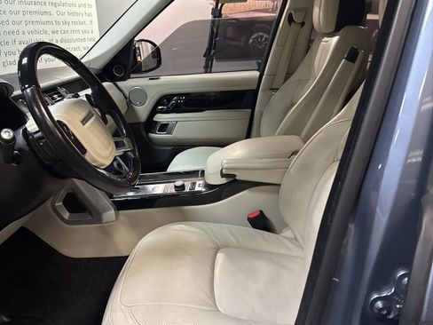 Used 2020 Land Rover Range Rover HSE image 17