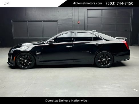 Used 2017 Cadillac CTS V w/ Luxury Package image 4