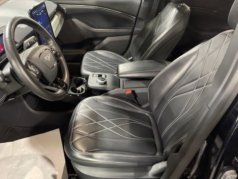 Used 2021 Ford Mustang Mach-E Select image 9