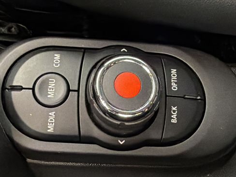 Used 2022 MINI Cooper 4-Door Hardtop w/ Storage Package FWD image 31
