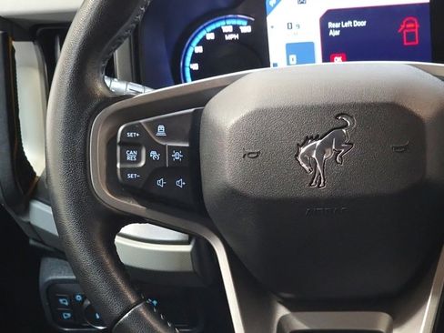 Used 2022 Ford Bronco Badlands image 18