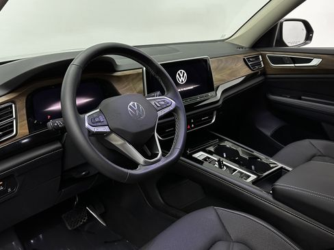 Used 2026 Volkswagen Atlas SE image 8