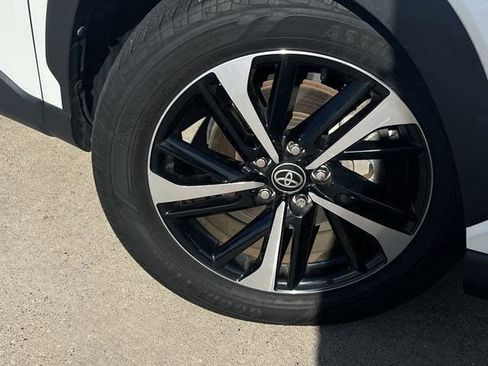 Used 2023 Toyota Corolla Cross XSE w/ Convenience Package image 6