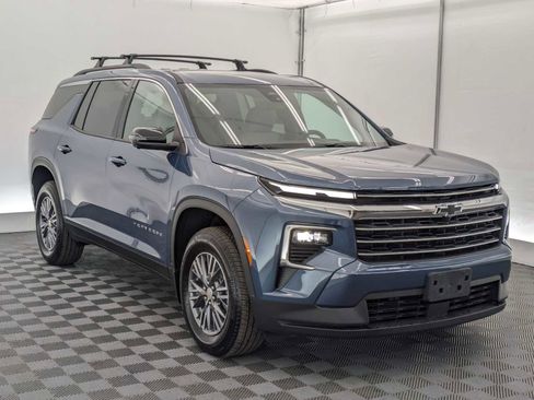 New 2026 Chevrolet Traverse LT w/ Driver Confidence Package AWD/4WD image 8