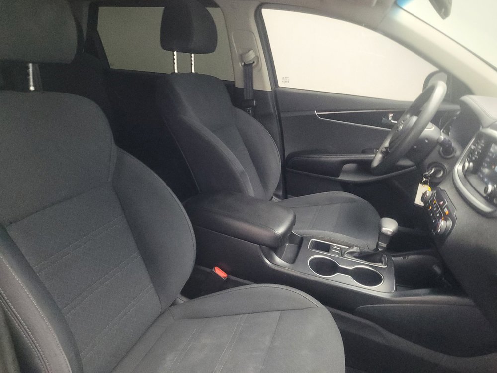 Used 2019 Kia Sorento L FWD image 21