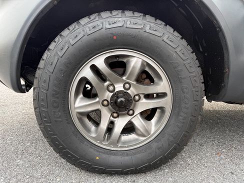 Used 2000 Isuzu VehiCROSS image 31