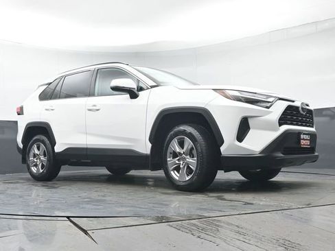 Certified 2022 Toyota RAV4 XLE w/ Convenience Package image 36