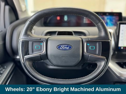 Used 2025 Ford Expedition Platinum AWD/4WD image 10