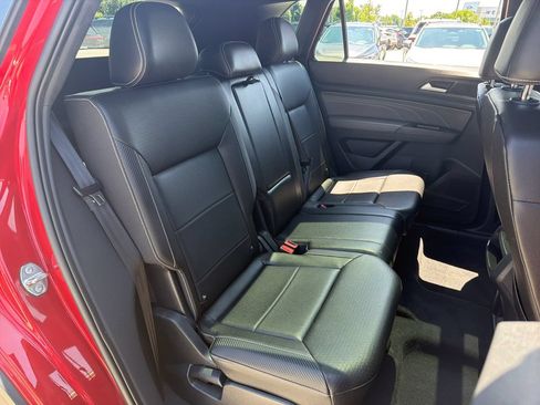 Certified 2023 Volkswagen Atlas Cross Sport SE w/ Panoramic Sunroof Package AWD/4WD image 22