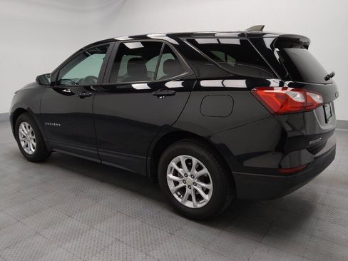 Used 2020 Chevrolet Equinox LS w/ LPO, Cargo Package FWD image 3