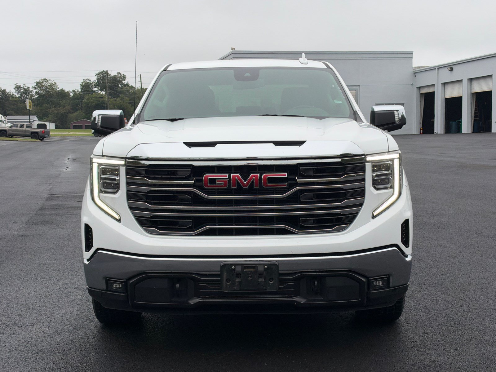Used 2025 GMC Sierra 1500 SLT AWD/4WD image 2
