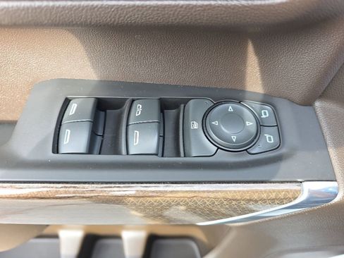 Used 2022 Chevrolet Silverado 2500 LT AWD/4WD image 19