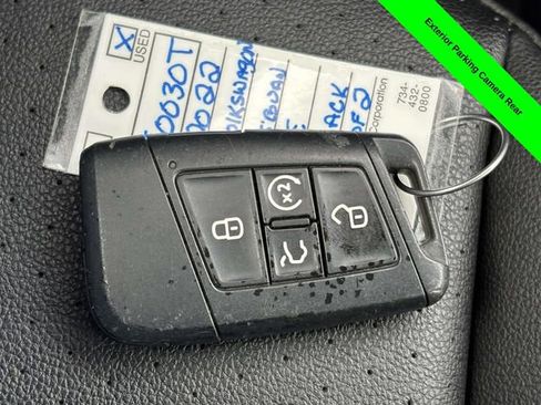 Used 2022 Volkswagen Tiguan SE image 25