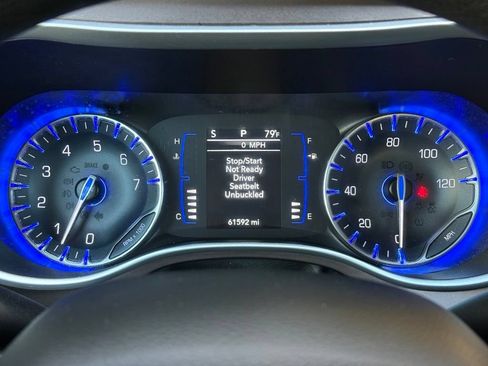 Used 2021 Chrysler Voyager L FWD image 28