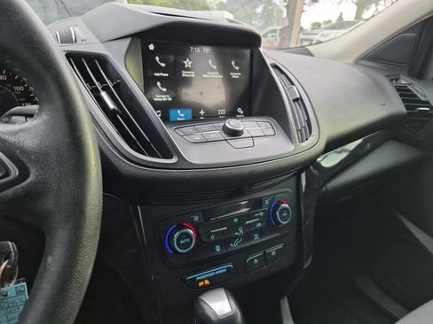 Used 2017 Ford Escape SE w/ Equipment Group 201A AWD/4WD image 12