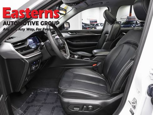Used 2023 Jeep Grand Cherokee 4WD 4xe image 14
