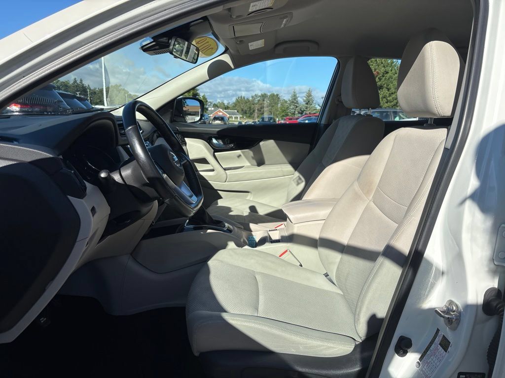 Used 2019 Nissan Rogue Sport SV w/ All-Weather Package AWD/4WD image 19
