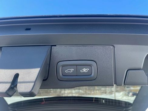 New 2026 Volvo XC60 B5 Plus w/ Protection Package Premier image 6