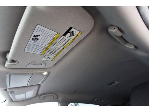 Used 2019 Nissan Rogue S AWD/4WD image 30