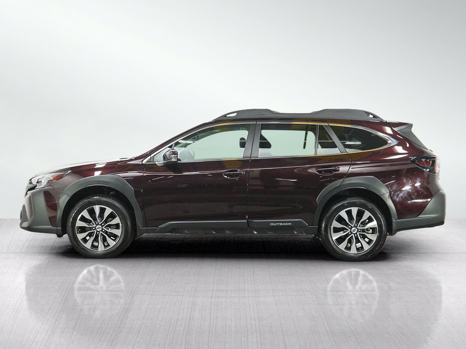 Used 2025 Subaru Outback Limited XT w/ Popular Package #2 AWD/4WD image 2