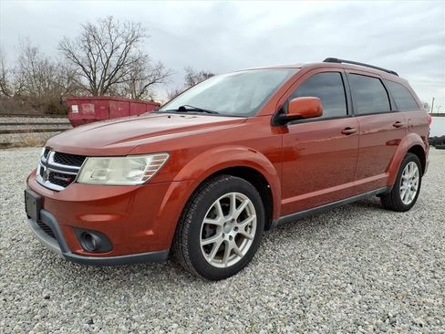 Used 2013 Dodge Journey SXT w/ Flexible Seating Group image 4
