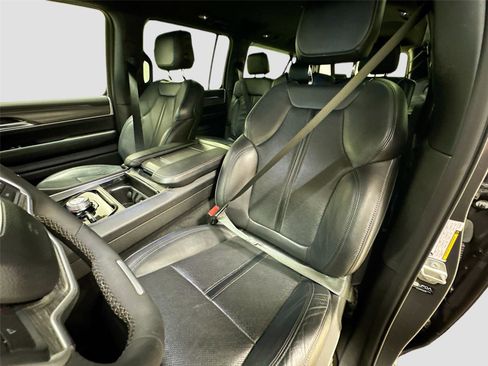 Used 2024 Jeep Wagoneer L Series II w/ Flexible Seating Group image 22