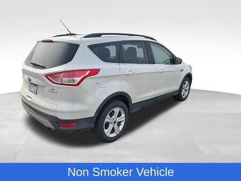 Used 2016 Ford Escape SE w/ Equipment Group 201A image 3