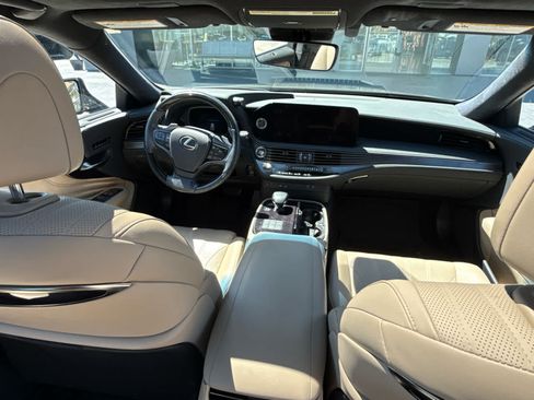 Used 2023 Lexus LS 500 w/ Interior Upgrade Package RWD image 8
