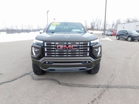 Used 2024 GMC Canyon Denali image 14